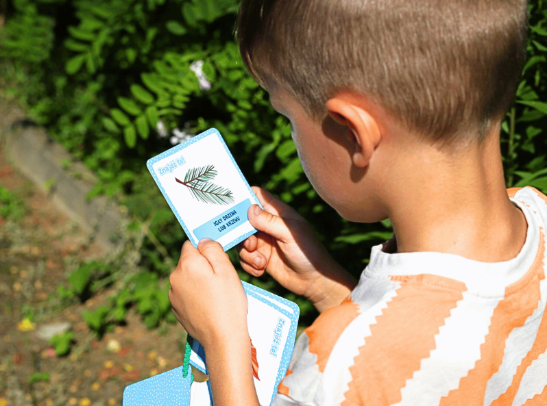 Znajdź to! Na dworze – karty edukacyjne do zabaw terenowych dla dzieci od 4 lat