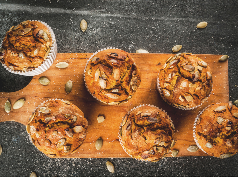 Marchewkowe muffinki z prażonymi pestkami dyni