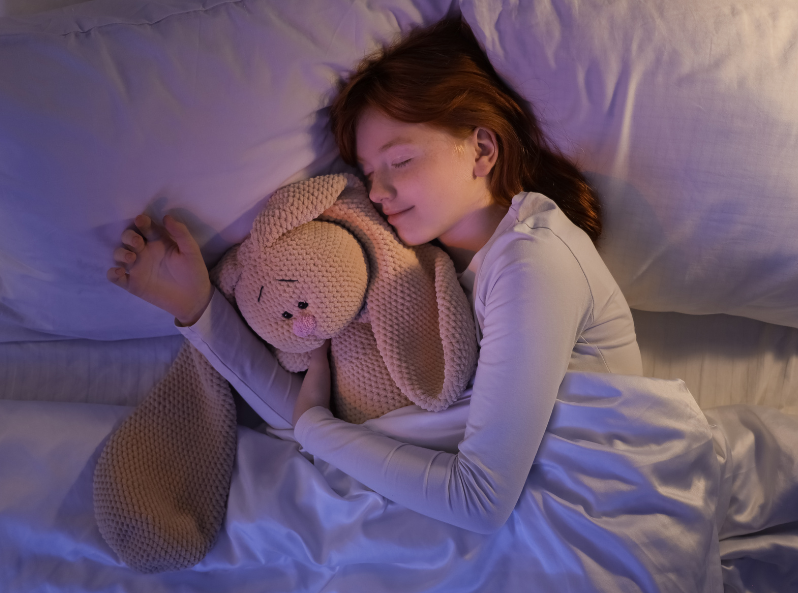 Dziewczynka śpi spokojnie