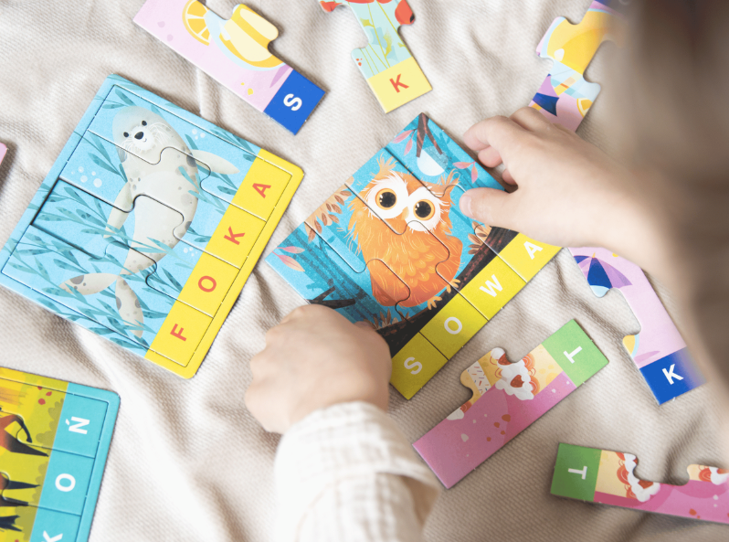 Puzzle edukacyjne Pierwsze słowa – nauka czytania przez układanie puzzli z pierwszymi wyrazami