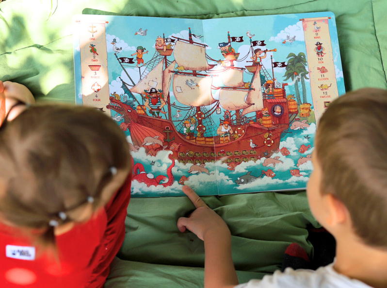 Na tropie angielskich słówek – książka obrazkowa dla dzieci